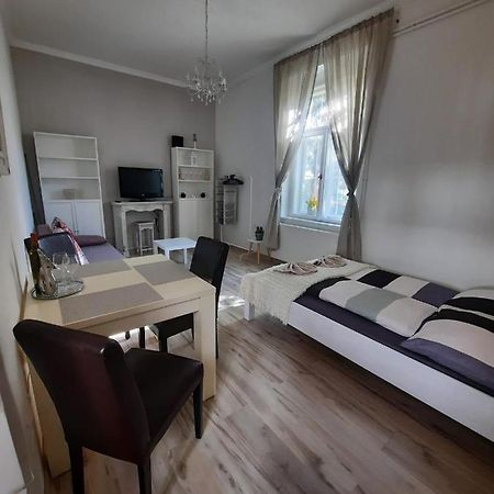 Apartman Matty V Tichom Dvore Priamo V Centre Bratislava Ngoại thất bức ảnh