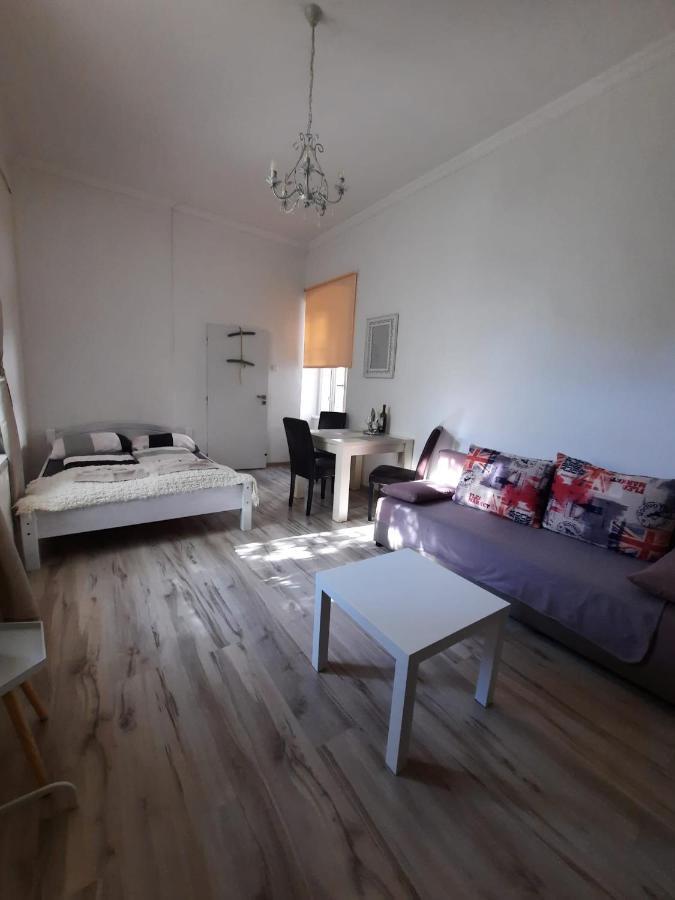 Apartman Matty V Tichom Dvore Priamo V Centre Bratislava Ngoại thất bức ảnh
