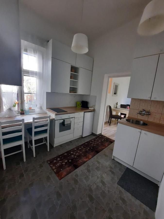 Apartman Matty V Tichom Dvore Priamo V Centre Bratislava Ngoại thất bức ảnh
